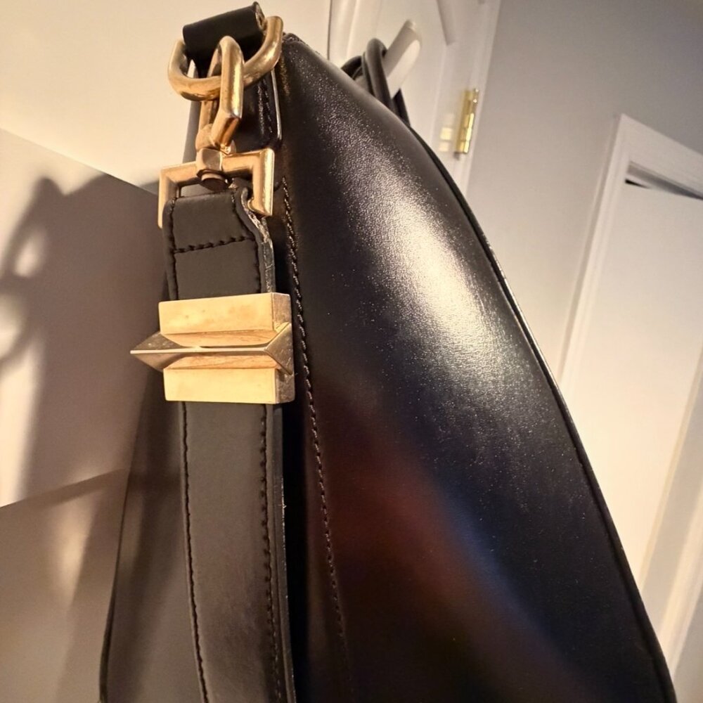 100% Authentic Antigona Medium Bag-Black with Gold Hardware - Picture 2 of 9